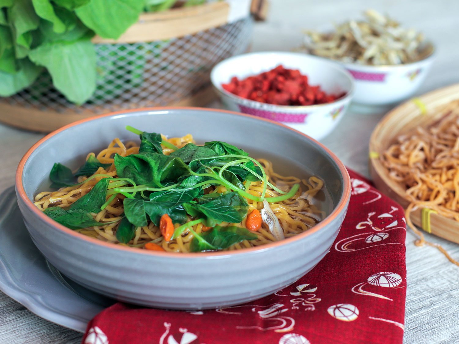 Wolf Berry Noodles with Spinach Soup - Handpicked Noodles