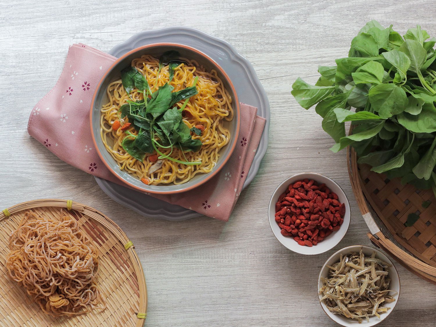 Wolf Berry Noodles with Spinach Soup - Handpicked Noodles